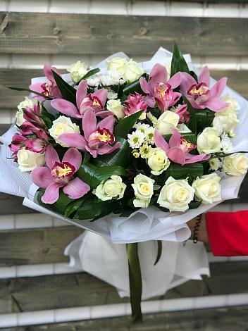 Букет цветов из: Розы и Хризантемы в Челюскинский