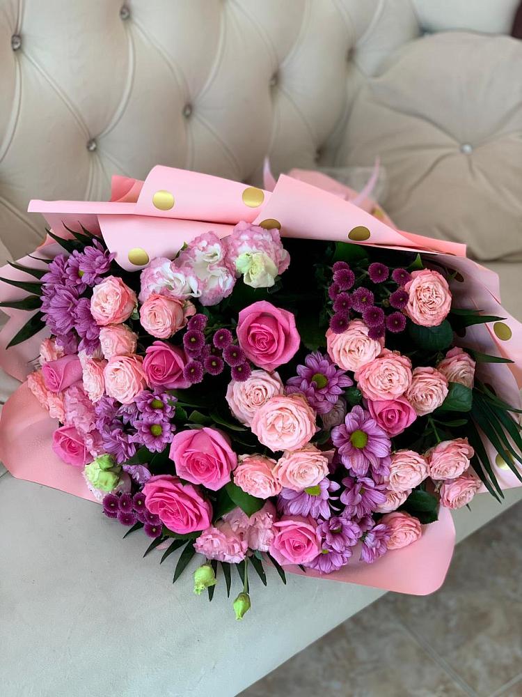 Букет цветов из: Хризантемы, Розы и Лизиантусы в Челюскинский