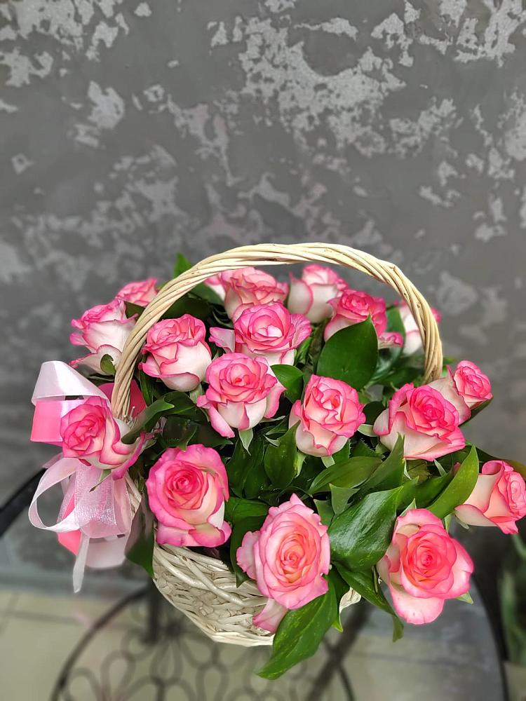 Цветочная композиция из Розы в корзине в Челюскинский