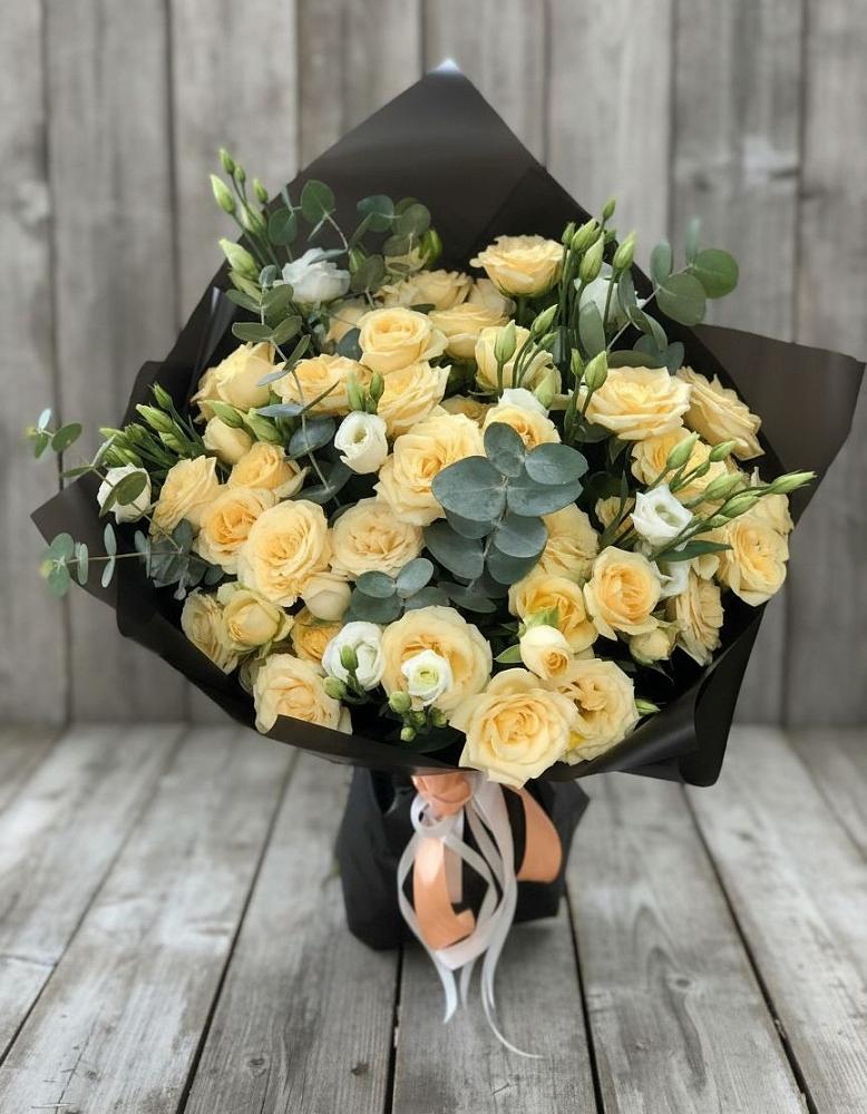 Букет цветов из: Розы и Лизиантусы в Челюскинский