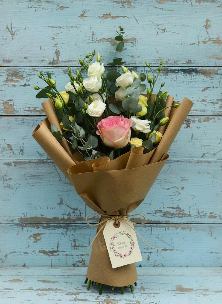 Букет цветов из: Розы и Лизиантусы в Челюскинский