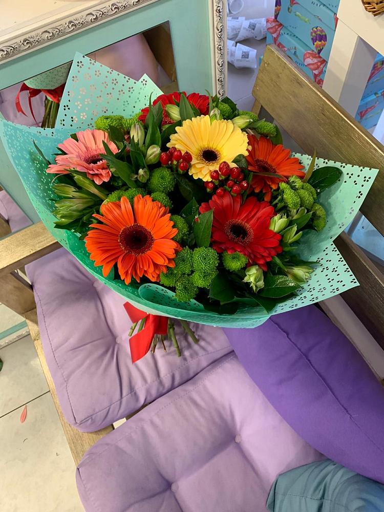 Букет цветов из: Герберы, Хризантемы и Альстромерии в Челюскинский