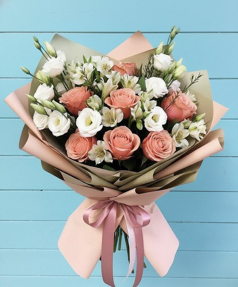 Букет цветов из: Розы, Альстромерии и Лизиантусы в Челюскинский