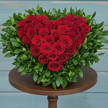 Цветочная композиция из Розы в виде сердца в Челюскинский