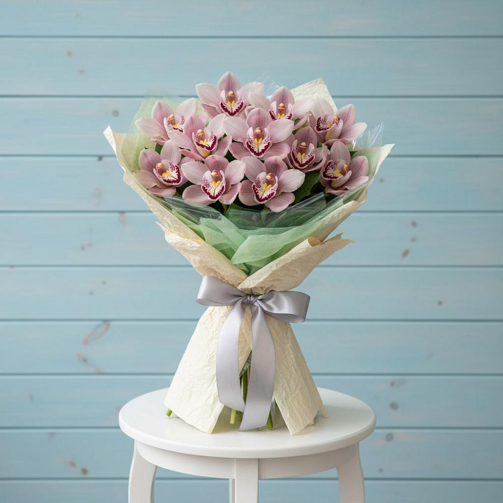 Букет цветов из: Орхидеи и Розы в Челюскинский