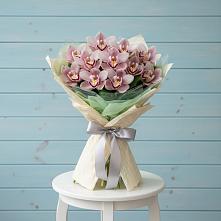 Букет цветов из:  Орхидеи и Розы в Челюскинский