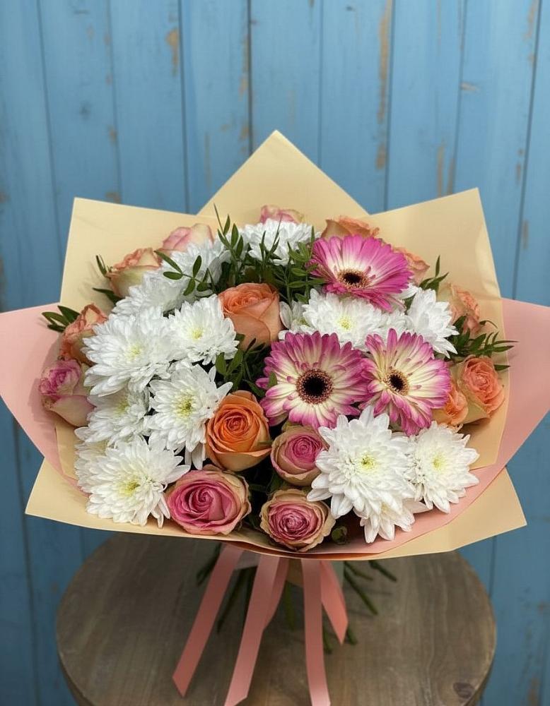 Букет цветов из: Розы, Герберы и Хризантемы в Челюскинский