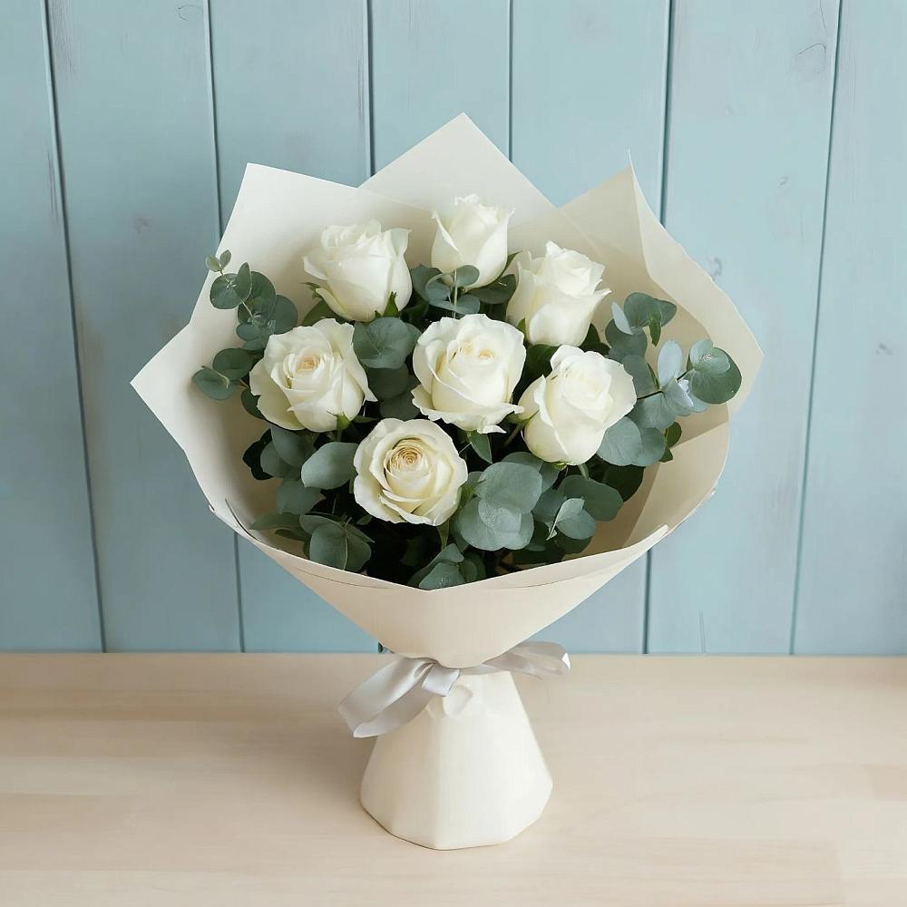 Букет Белые розы в Эвкалипте в Челюскинский