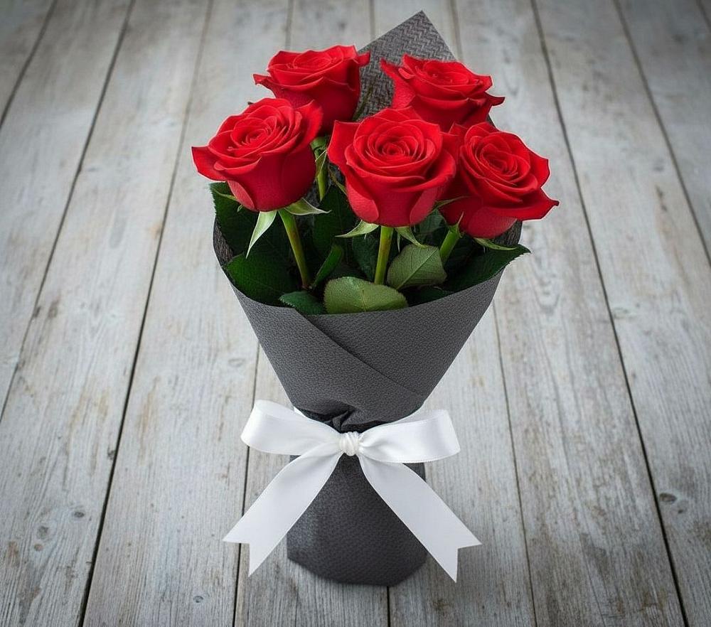 Букет 5 Красных роз Эдлесс Лав в Челюскинский