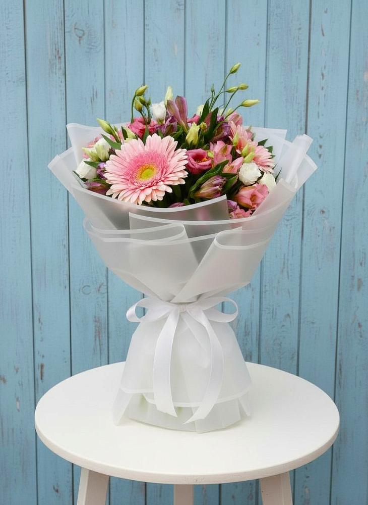 Букет цветов из: Герберы, Альстромерии и Лизиантусы в Челюскинский