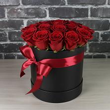 Цветочная композиция из Розы в шляпной коробке в Челюскинский